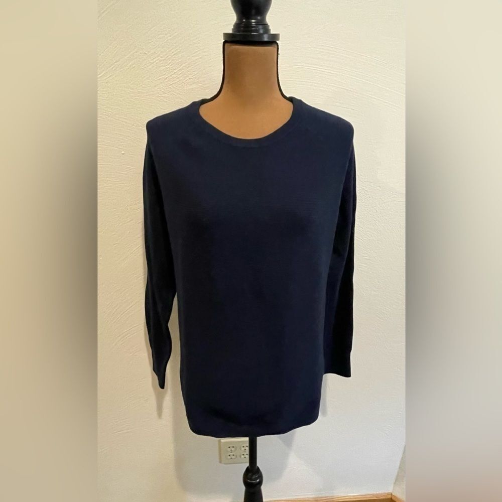 Athleta long sleeve navy knit shirt medium